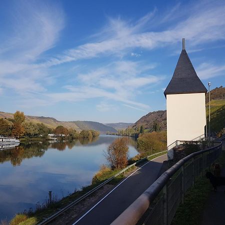Hotel Zum Anker-Thulls Restaurant Neumagen-Dhron Dış mekan fotoğraf