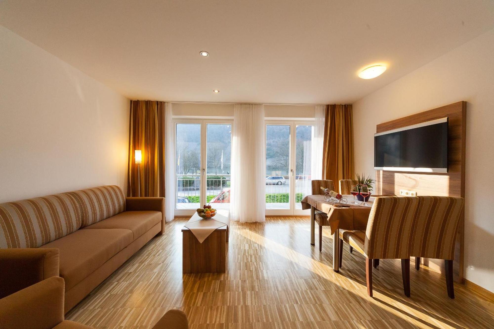 Hotel Zum Anker-Thulls Restaurant Neumagen-Dhron Dış mekan fotoğraf